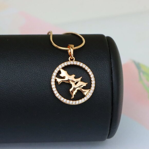 "Rose Gold Circle Pendant with Flying Birds and Crystal Border Design, XPPT1612 - Picture 4 of 13
